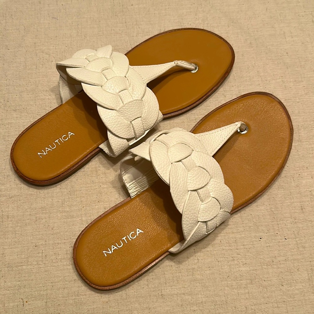 Nautica Tanai White Thong Flat Sandals, BRAND NEW!!